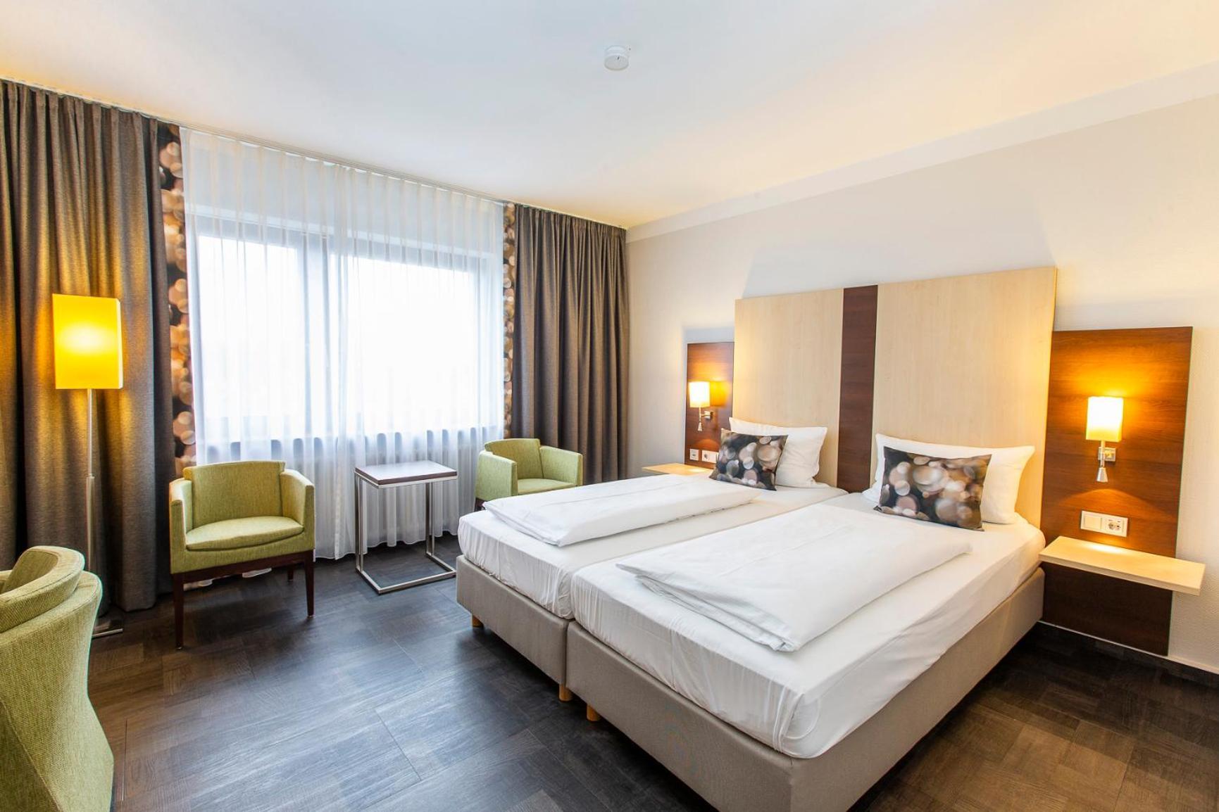 Hotel Scheffelhoehe Брухзаль Экстерьер фото