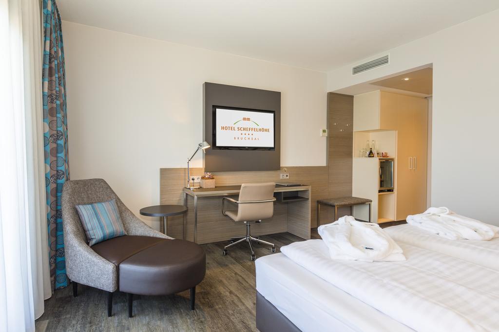 Hotel Scheffelhoehe Брухзаль Экстерьер фото