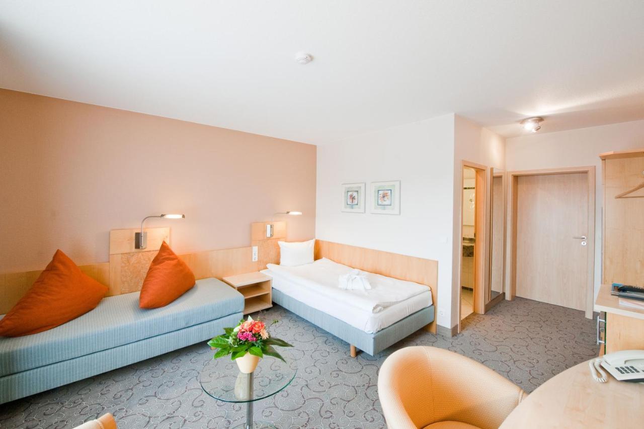 Hotel Scheffelhoehe Брухзаль Экстерьер фото